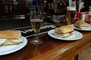 Hermanos Gonz&aacute;lez