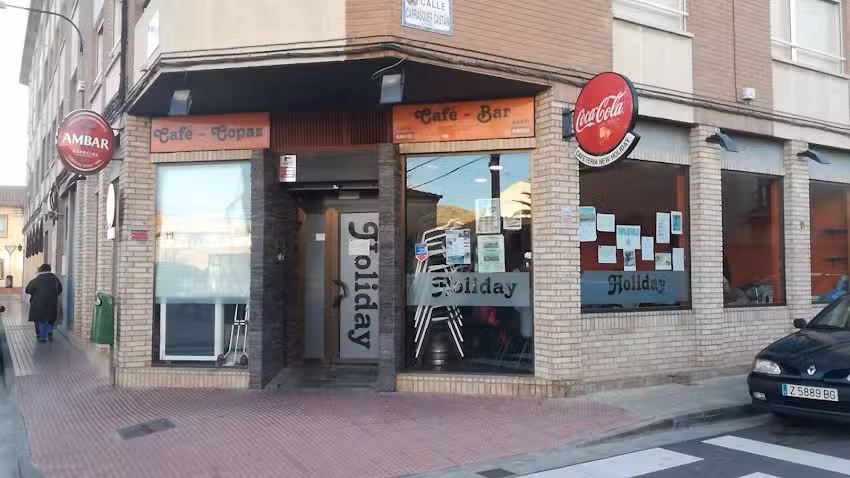 Holiday Caf&eacute;-Bar