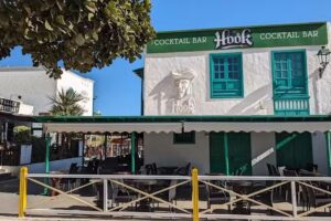 Hook cocktail bar