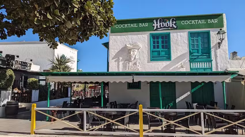 Hook cocktail bar