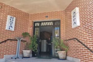 HOSTAL ARPA/RESTARANTE CLAUDIA/BAR