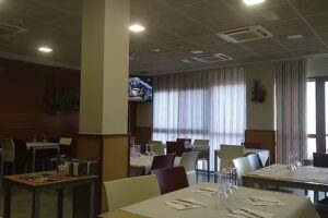 HOSTAL RESTAURANTE BAR TARACENA