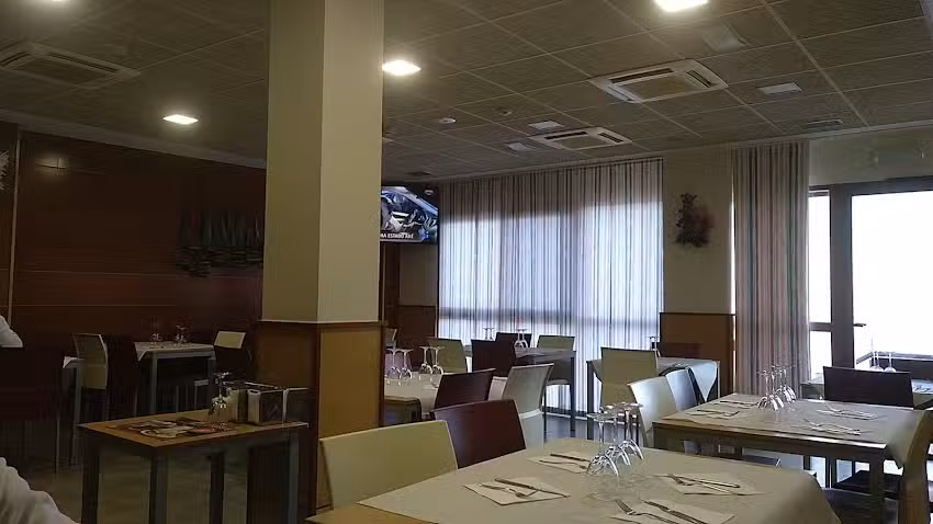 HOSTAL RESTAURANTE BAR TARACENA