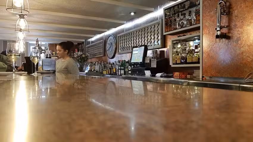 Hostal Restaurante Chamber&iacute;