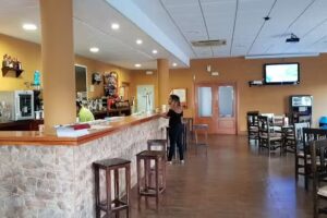 Hostal-Restaurante El Polígono La Roca de la Sierra