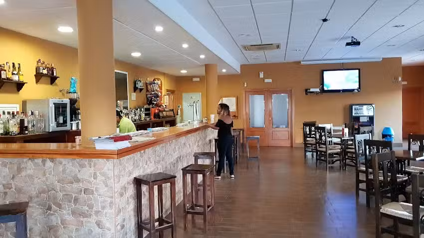 Hostal-Restaurante El Pol&iacute;gono La Roca de la Sierra