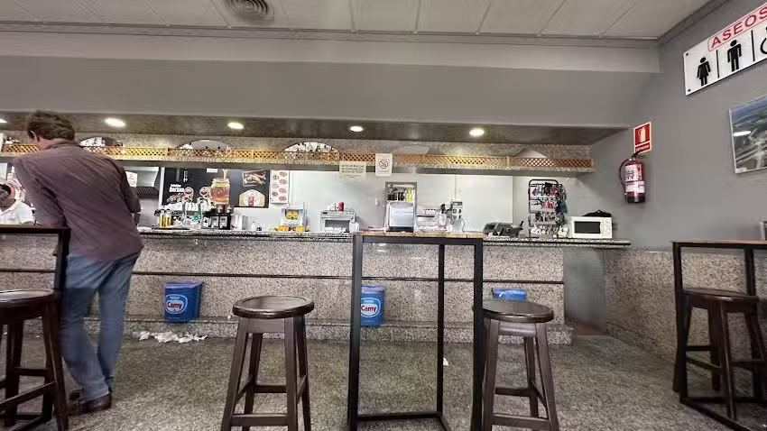 Hostal Rte. Portugal II y Estaci&oacute;n de Servicio Almaraz Km.200