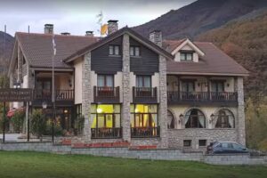 Hotel Cumbres Valde&oacute;n