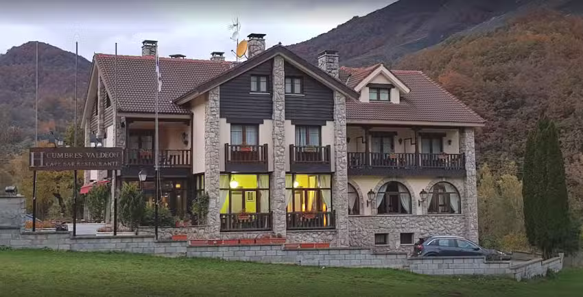 Hotel Cumbres Valde&oacute;n