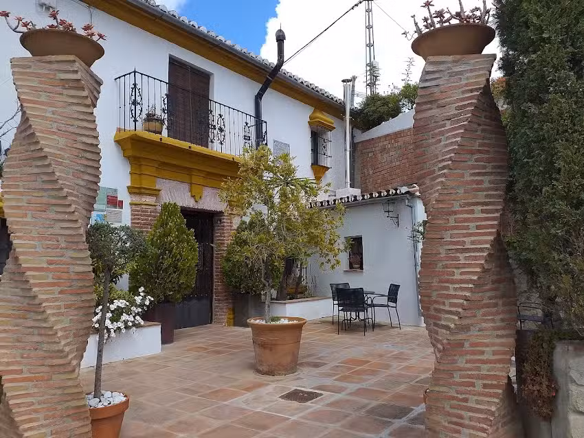 Hotel la Casa Grande de Alpandeire