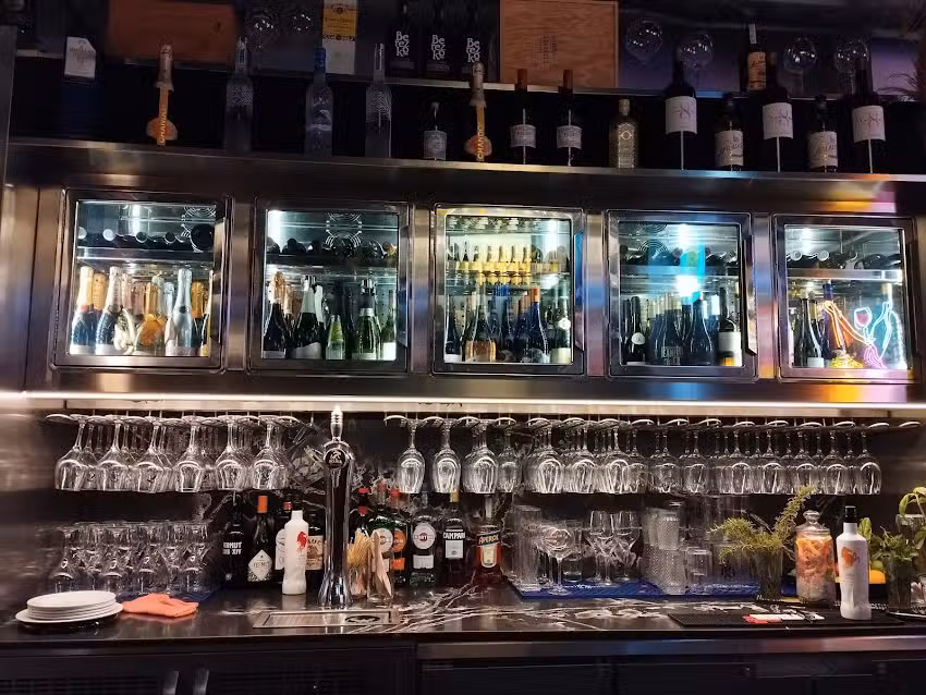 IMPORTANTE BODEGA BAR