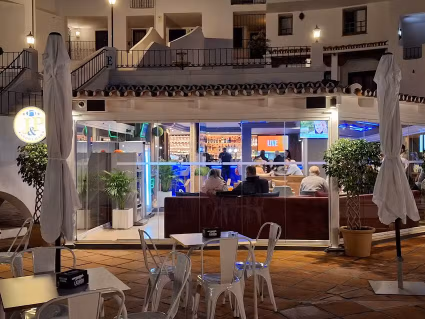 J & P Sport Bar Cabopino