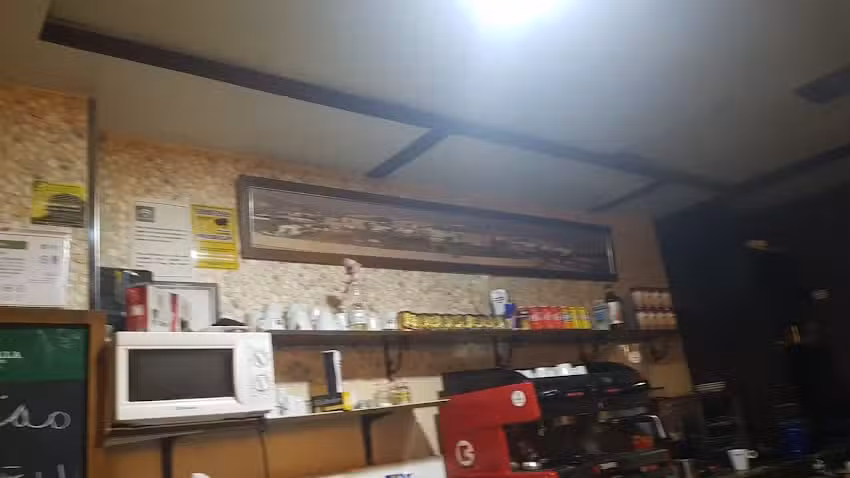 Jenny&rsquo;s Bar.