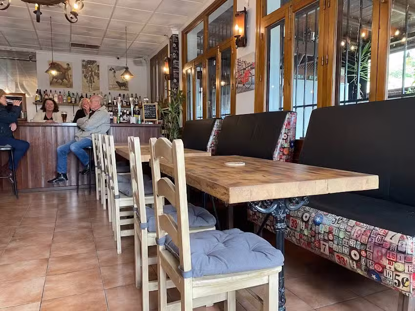 Jo&rsquo;s Bar & Restaurant