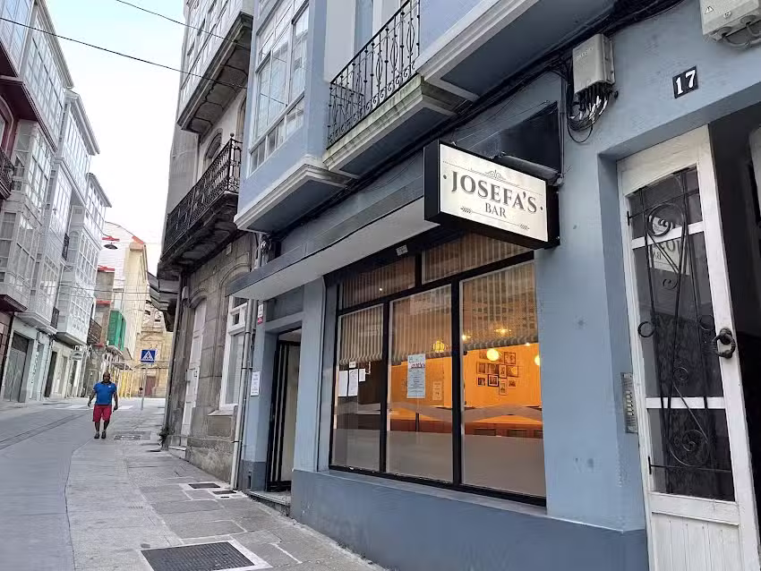 Josefa&acute;s BAR