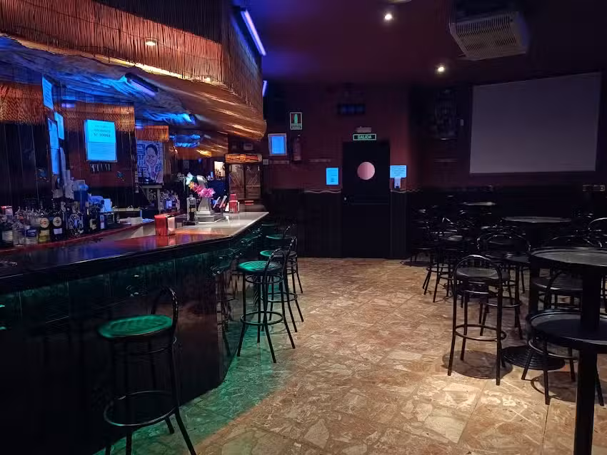 Karaoke Intermedio Pub