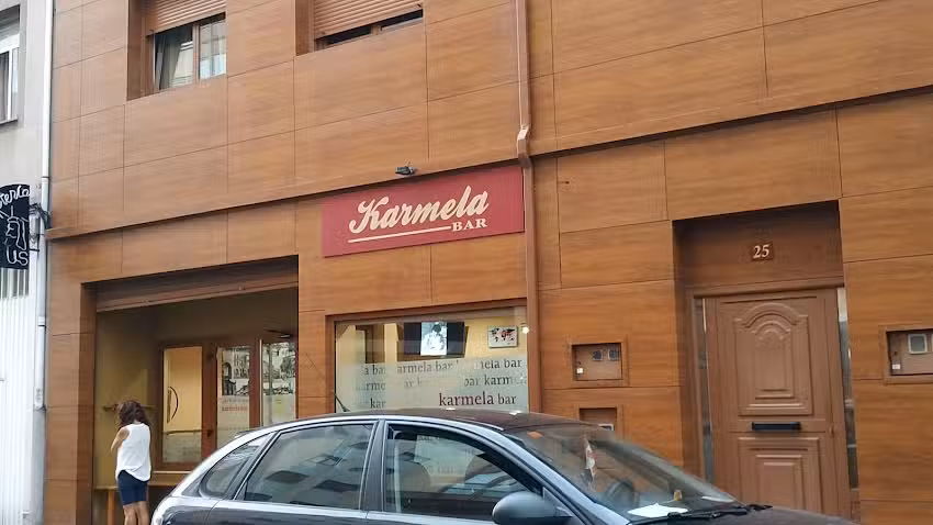 Karmela Bar