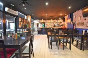 Kelly’s Bar and Grill