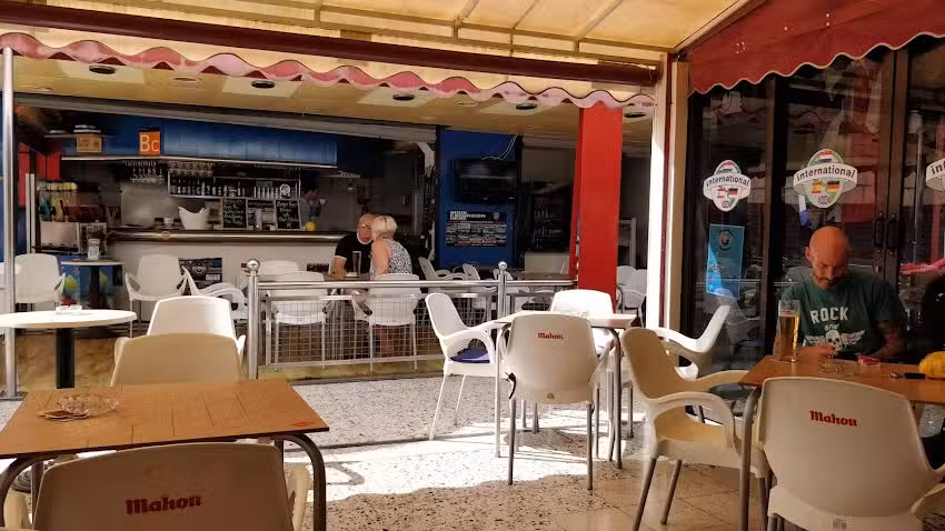 Kim&rsquo;s Bar And Restaurant.