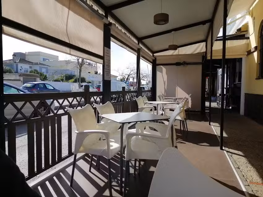 Kira&rsquo;s Tavern&reg; | Beers & Burgers