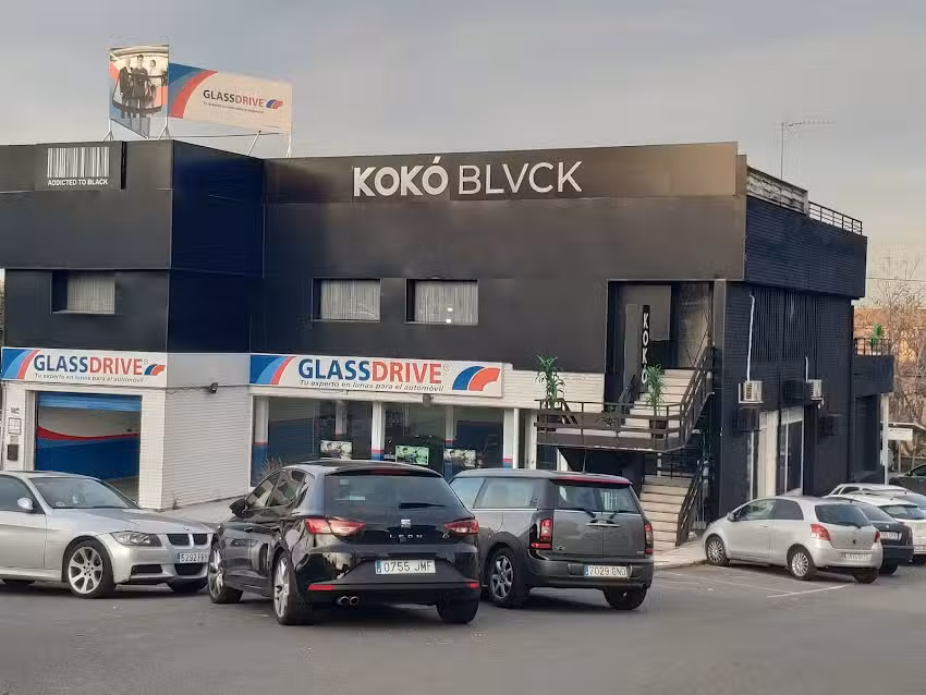 Kok&oacute; Blvck restaurante cocteler&iacute;a teter&iacute;a