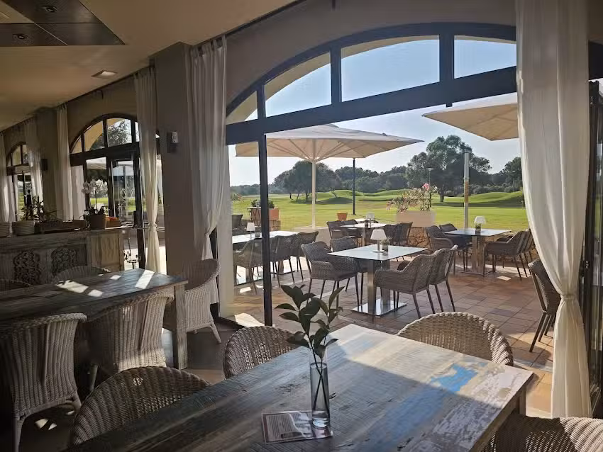 L-Club Restaurant & Bar