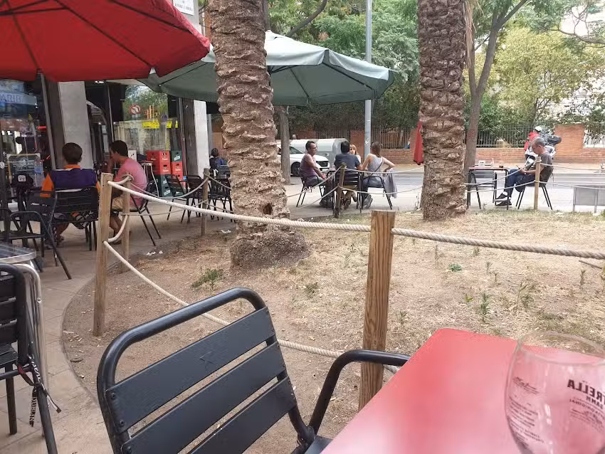L&rsquo; Ideal Bar Cafeteria