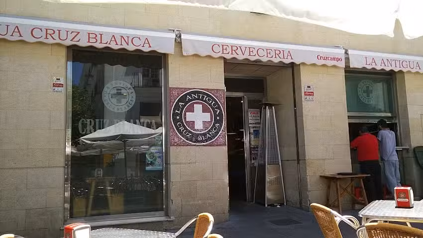 La Antigua Cruz Blanca