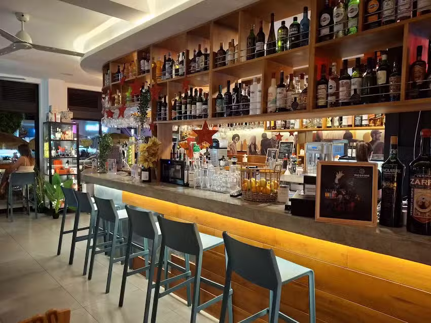 La Barra del Centro Tapas Bar Vermuteria