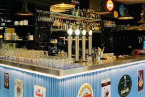 La Birrer&iacute;a Taproom