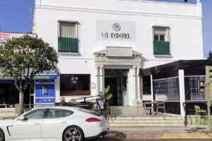 LA BOHEMIA caf&eacute; lounge copas