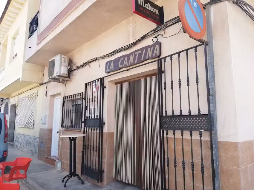 La Cantina