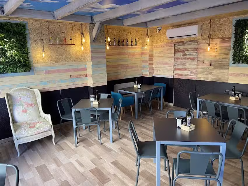 La Cantina Gastro Bar