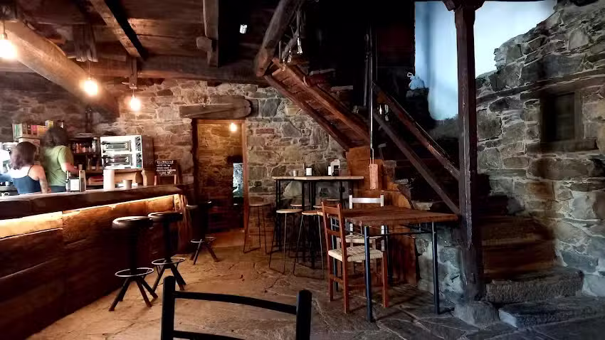 La Casa Vieja Bar