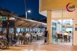 La Cava Vinater&iacute;a Roquetas