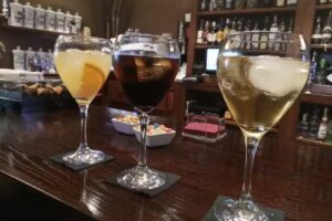 La Comedia Caf&eacute;