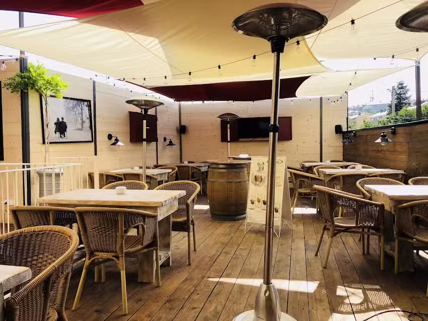 La Confianza Lounge Coffe bar