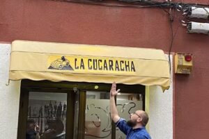 LA CUCARACHA Bar Musical