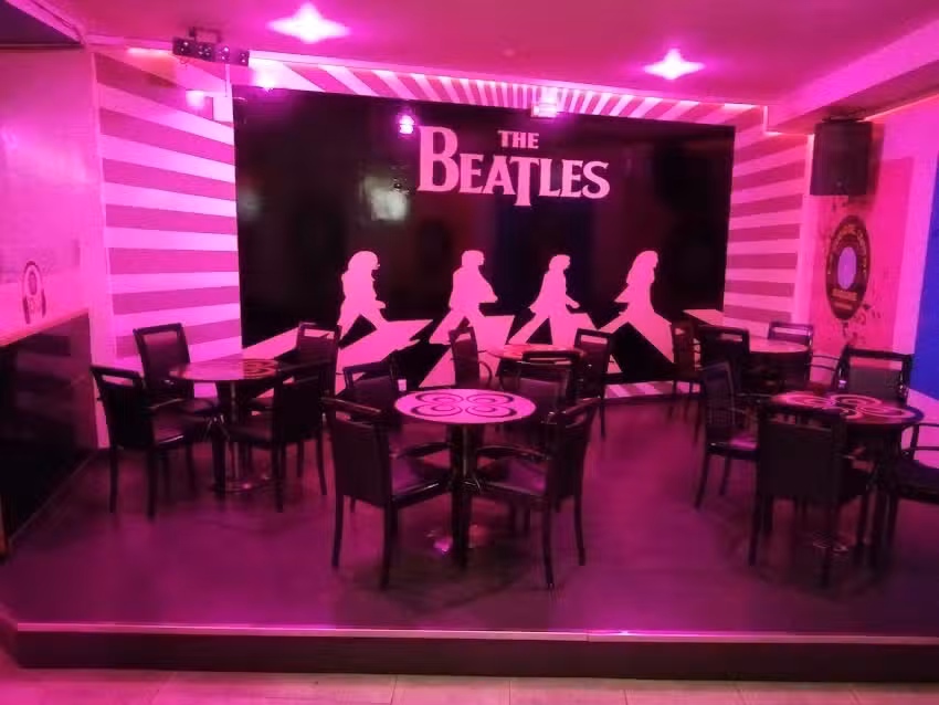 La Cueva Del Cantor Karaoke
