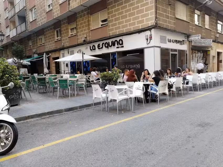 La Esquina Pub