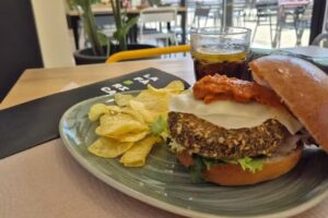 La F&agrave;brica, el bar de la Fundaci&oacute; Viver de Bell-lloc