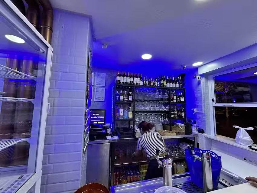 LA F&Aacute;BRICA ROJAS