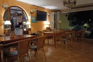 LA GAVIOTA BAR RESTAURANTE PIZZER&Iacute;A.