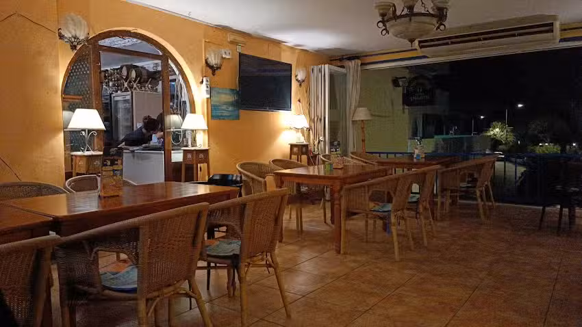 LA GAVIOTA BAR RESTAURANTE PIZZER&Iacute;A.
