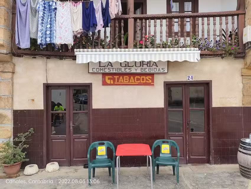 La Gloria, comestibles y bebidas