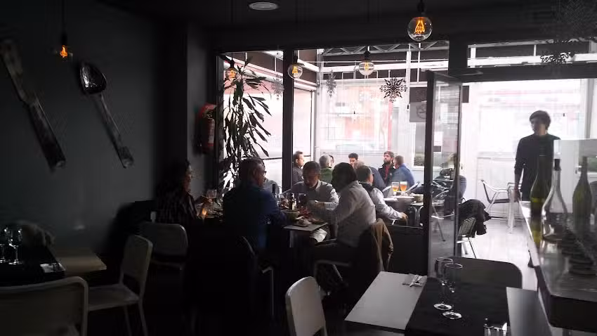 La Ilustraci&oacute;n Gastrobar