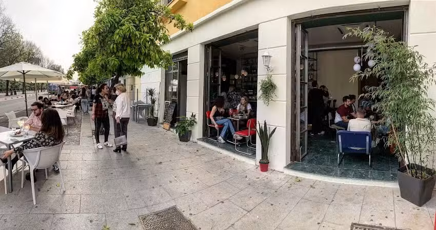 La Indiscreta bar