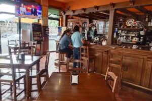 La Jamoneta&hellip;.jarmoneria..cafes..tapas..