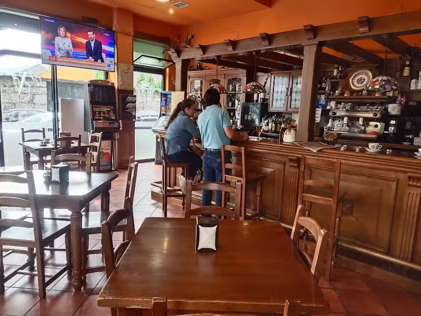 La Jamoneta&hellip;.jarmoneria..cafes..tapas..