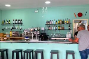 La Lola Caf&eacute;-Bar